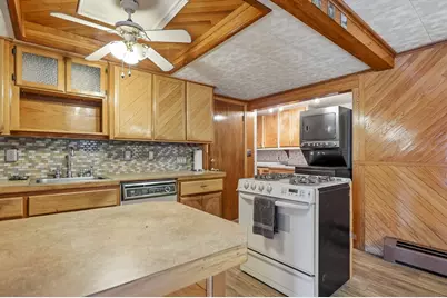 35 Maplewood Ave, Methuen, MA 01844 - Photo 8