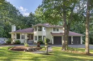 16 Fox Run Ln, Salem, NH 03079 - Photo 1