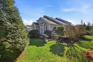 8 Country Cir, Norton, MA 02766 - Photo 2