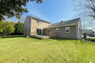 15 Alroy Rd, Weymouth, MA 02190 - Photo 2