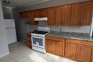 43 Adams St, Lynn, MA 01902 - Photo 2