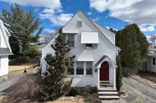 35 Dresser Ave, Chicopee, MA 01013 - Photo 2