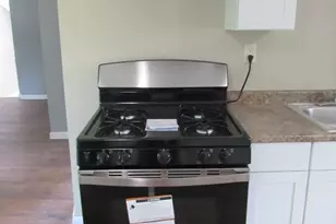 27 Maple St, Millbury, MA 01527 - Photo 4