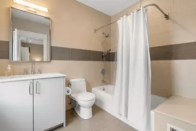 138 W 3rd St, Boston, MA 02127 - Photo 14