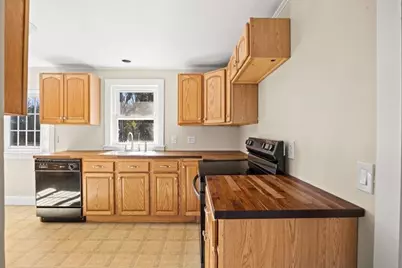 365 Phinneys Ln, Barnstable, MA 02632 - Photo 12