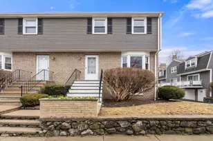 1 Circuit Ln, Watertown, MA 02472 - Photo 2