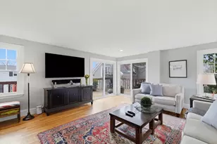 8 Linden St, Marblehead, MA 01945 - Photo 4