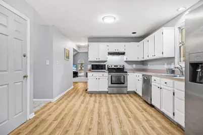 4 Hillside Dr, Sutton, MA 01590 - Photo 4