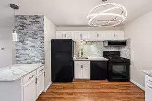 6 Venice, Danvers, MA 01923 - Photo 2