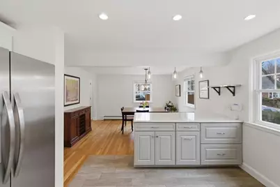 7 Pleasantdale Rd, Boston, MA 02132 - Photo 16