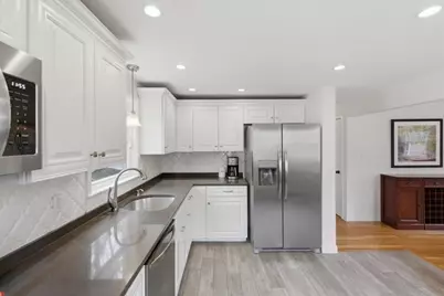 7 Pleasantdale Rd, Boston, MA 02132 - Photo 14