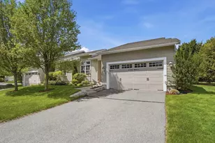 4 Hawthorne Path, Milford, MA 01757 - Photo 2