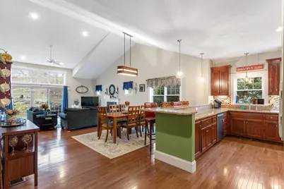 4 Hawthorne Path #4, Milford, MA 01757 - Photo 8