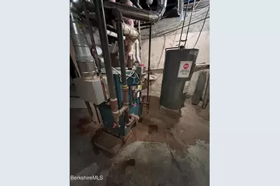 334 Columbus Ave, Pittsfield, MA 01201 - Photo 8