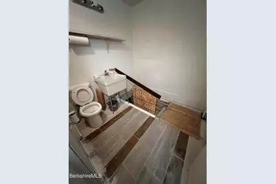 334 Columbus Ave, Pittsfield, MA 01201 - Photo 32