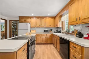 16 Parmenter Rd, Framingham, MA 01701 - Photo 8