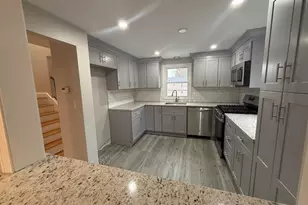 7 Silvia Ct, Boston, MA 02136 - Photo 2