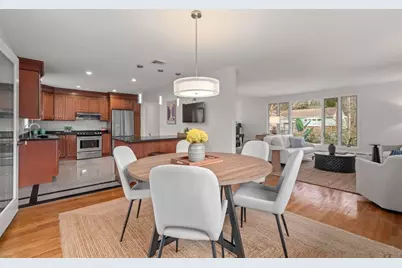 520 Clinton Road, Brookline, MA 02467 - Photo 6