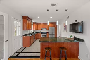 520 Clinton Rd, Brookline, MA 02467 - Photo 8