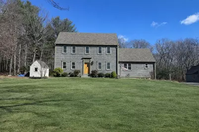 2 Marie Dr, Blackstone, MA 01594 - Photo 2