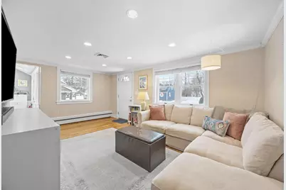 19 Blossom Ln, Weymouth, MA 02188 - Photo 2