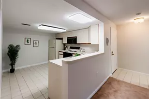 37 Weatherly Dr, Salem, MA 01970 - Photo 8