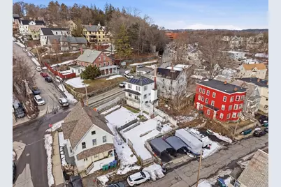 33 Pearl St, Fitchburg, MA 01420 - Photo 4