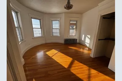 15 Edward St, Worcester, MA 01605 - Photo 8