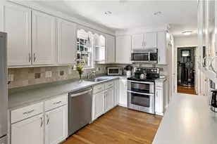 14 Hoover Rd, Northborough, MA 01532 - Photo 6