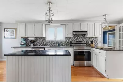 47 W Walnut St, Milford, MA 01757 - Photo 10