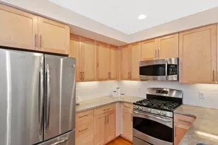 321 Hammond Pond Pkwy, Brookline, MA 02467 - Photo 8