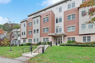 321 Hammond Pond Pkwy, Brookline, MA 02467 - Photo 2