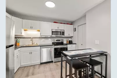 8 Lafayette Park #7, Lynn, MA 01902 - Photo 4