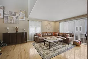 103 Norris Brook Ln, Peabody, MA 01960 - Photo 2