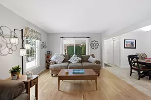 20 Jamestown Dr, Springfield, MA 01108 - Photo 14