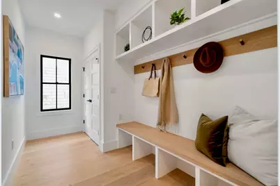 71 Cloverdale #1, Newton, MA 02461 - Photo 4