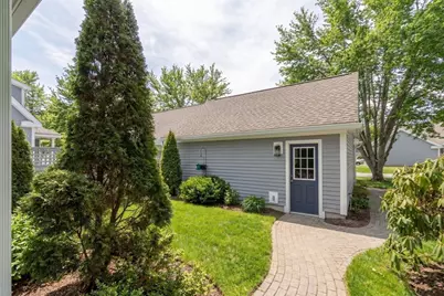 201 Willow Brook Dr #201, Wayland, MA 01778 - Photo 16