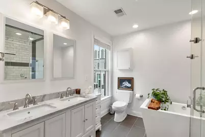 881 E 2nd #7, Boston, MA 02127 - Photo 6