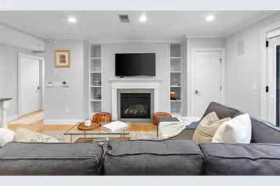 881 E 2nd #7, Boston, MA 02127 - Photo 16