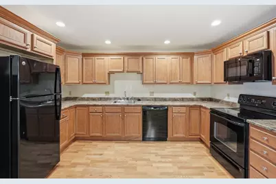 7 Crescent Way #302, Sturbridge, MA 01518 - Photo 10