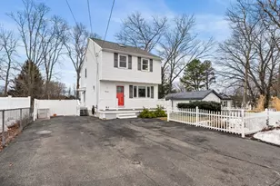 19 Overlook Rd, Holbrook, MA 02343 - Photo 2
