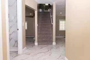 2085 Memorial Dr, South Hadley, MA 01075 - Photo 20