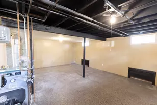 2085 Memorial Dr, South Hadley, MA 01075 - Photo 26