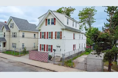 42 Morton St, Lawrence, MA 01841 - Photo 4