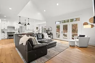 401 South St, Foxboro, MA 02035 - Photo 12