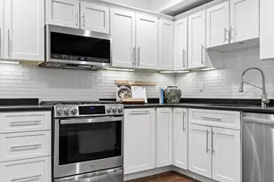 12 Mohawk St, Boston, MA 02127 - Photo 8