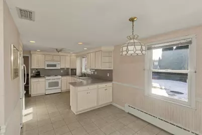 309 Island Pond Rd, Springfield, MA 01118 - Photo 4