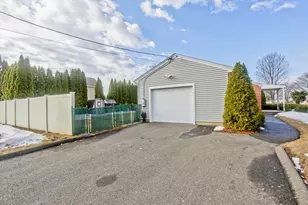 309 Island Pond Rd, Springfield, MA 01118 - Photo 36