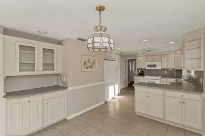 309 Island Pond Rd, Springfield, MA 01118 - Photo 6