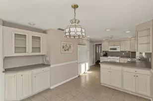 309 Island Pond Rd, Springfield, MA 01118 - Photo 6